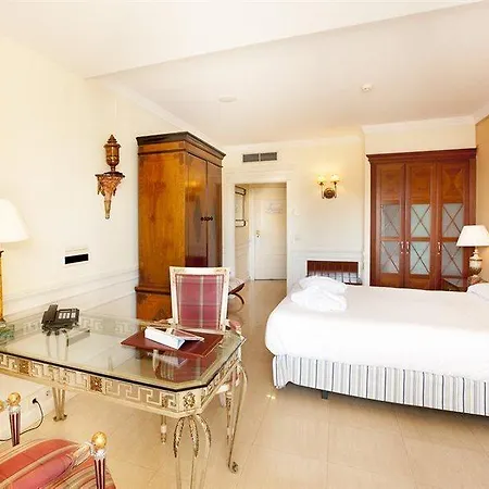 Guadalpin Boutique Apartament *