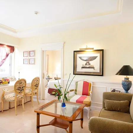 Guadalpin Boutique Apartment